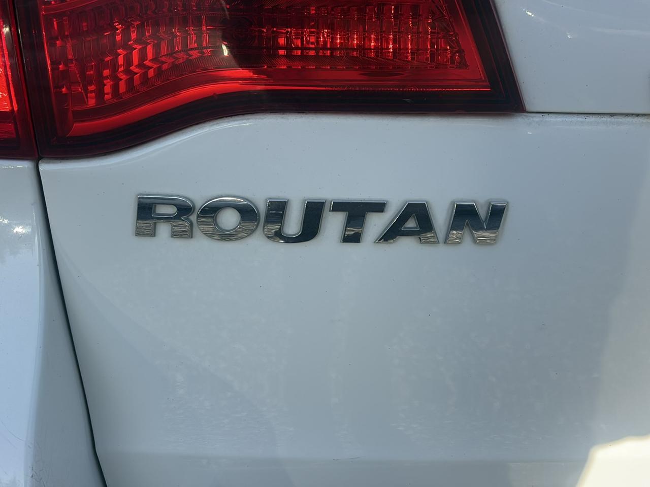 Volkswagen Routan SEL Premium 2009