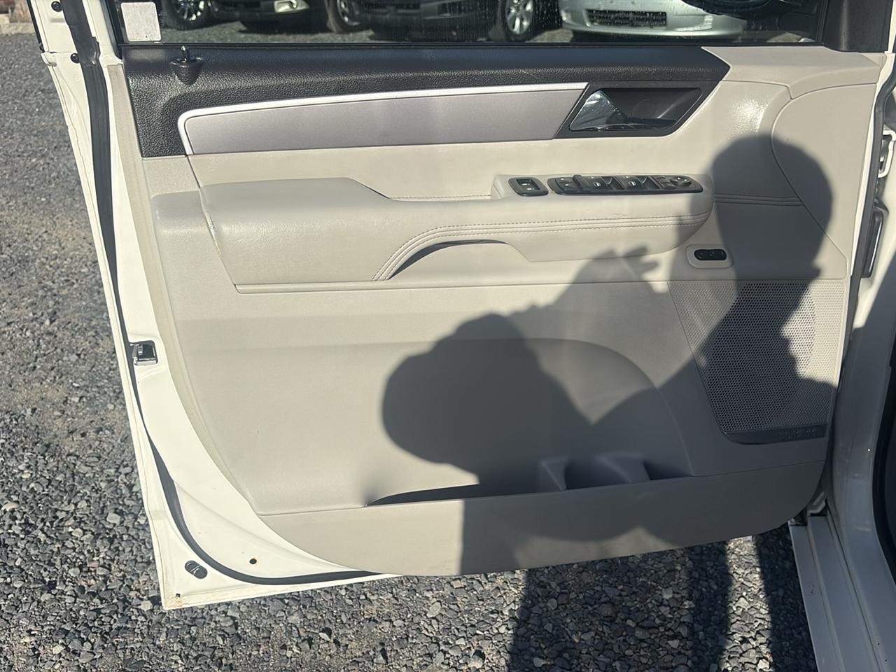 Volkswagen Routan SEL Premium 2009