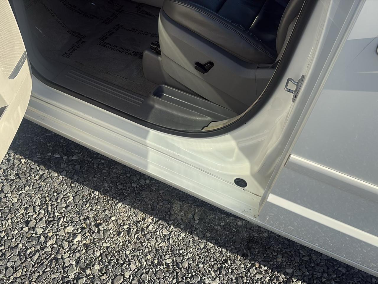 Volkswagen Routan SEL Premium 2009