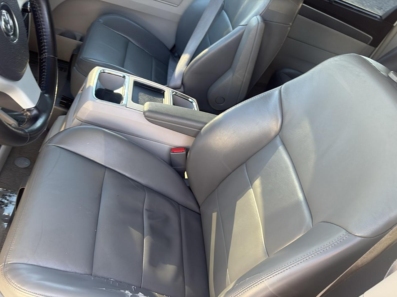 Volkswagen Routan SEL Premium 2009