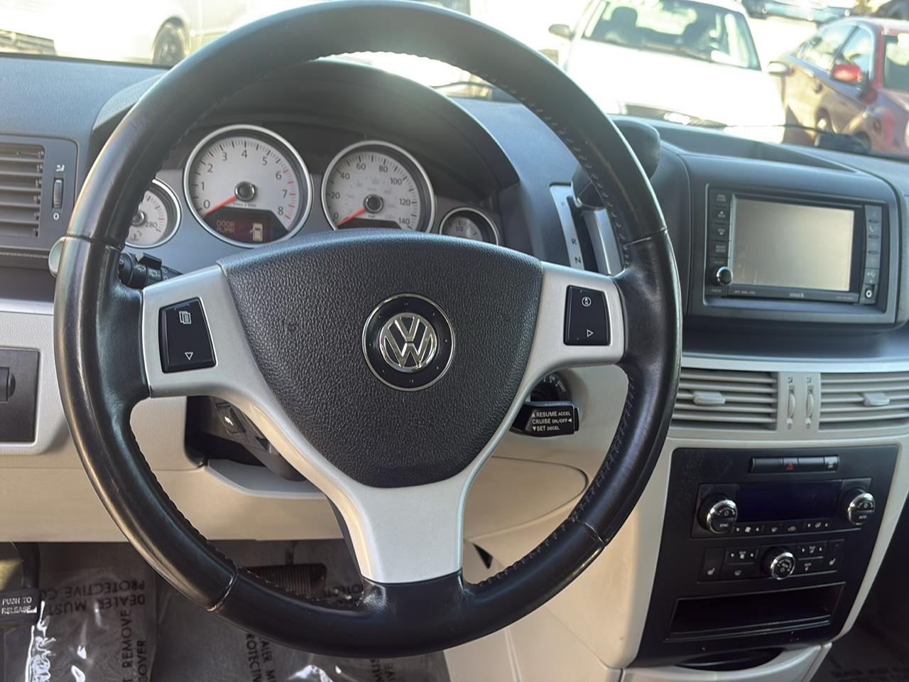 Volkswagen Routan SEL Premium 2009