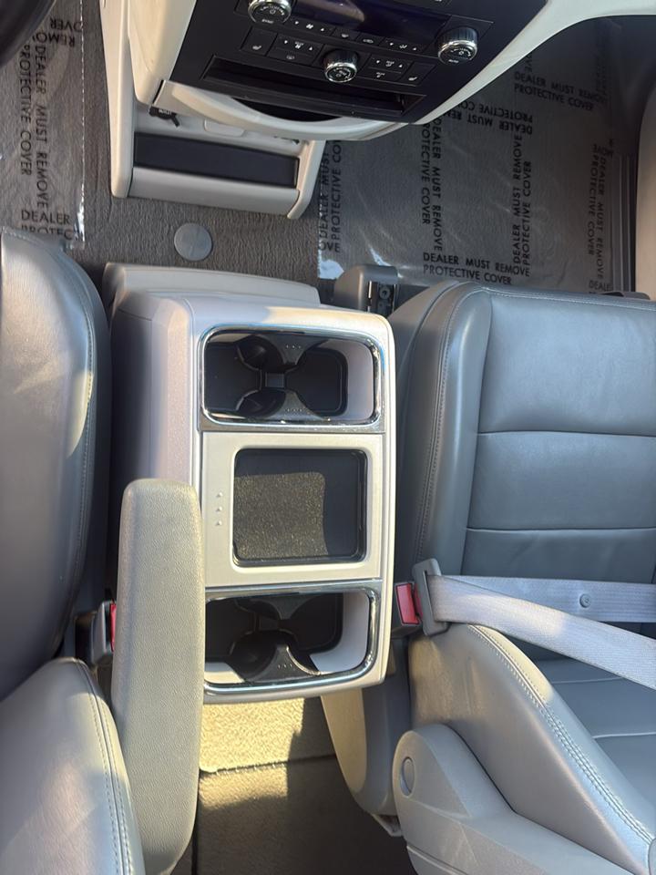 Volkswagen Routan SEL Premium 2009