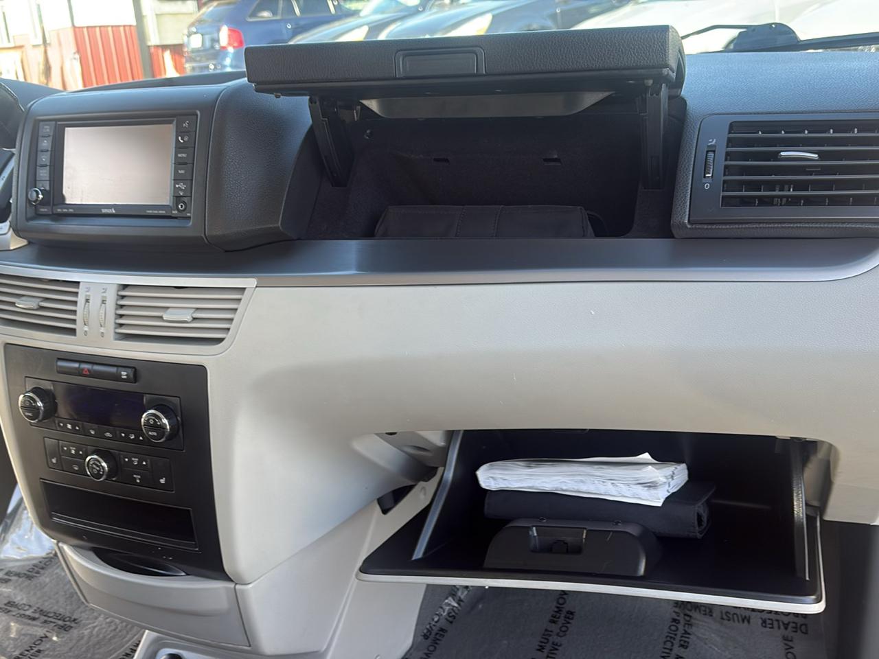 Volkswagen Routan SEL Premium 2009