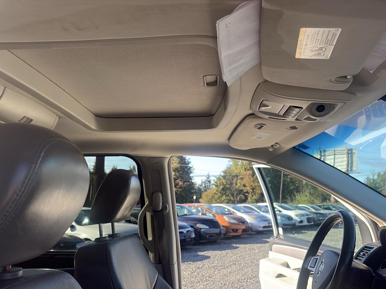 Volkswagen Routan SEL Premium 2009