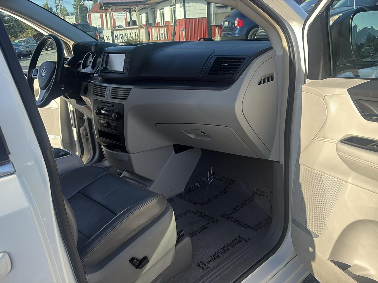 Volkswagen Routan SEL Premium 2009