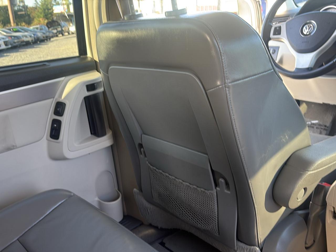 Volkswagen Routan SEL Premium 2009