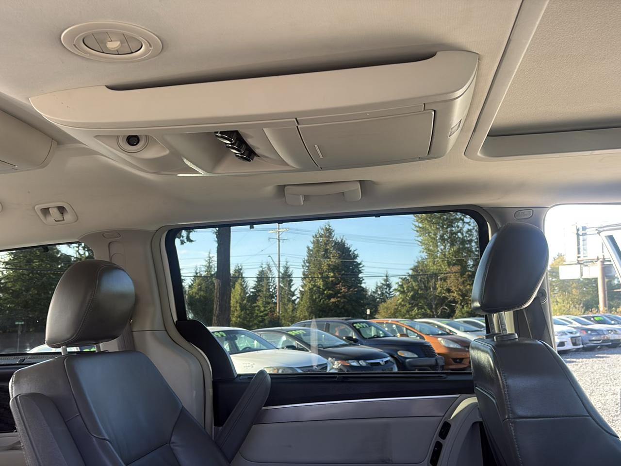 Volkswagen Routan SEL Premium 2009