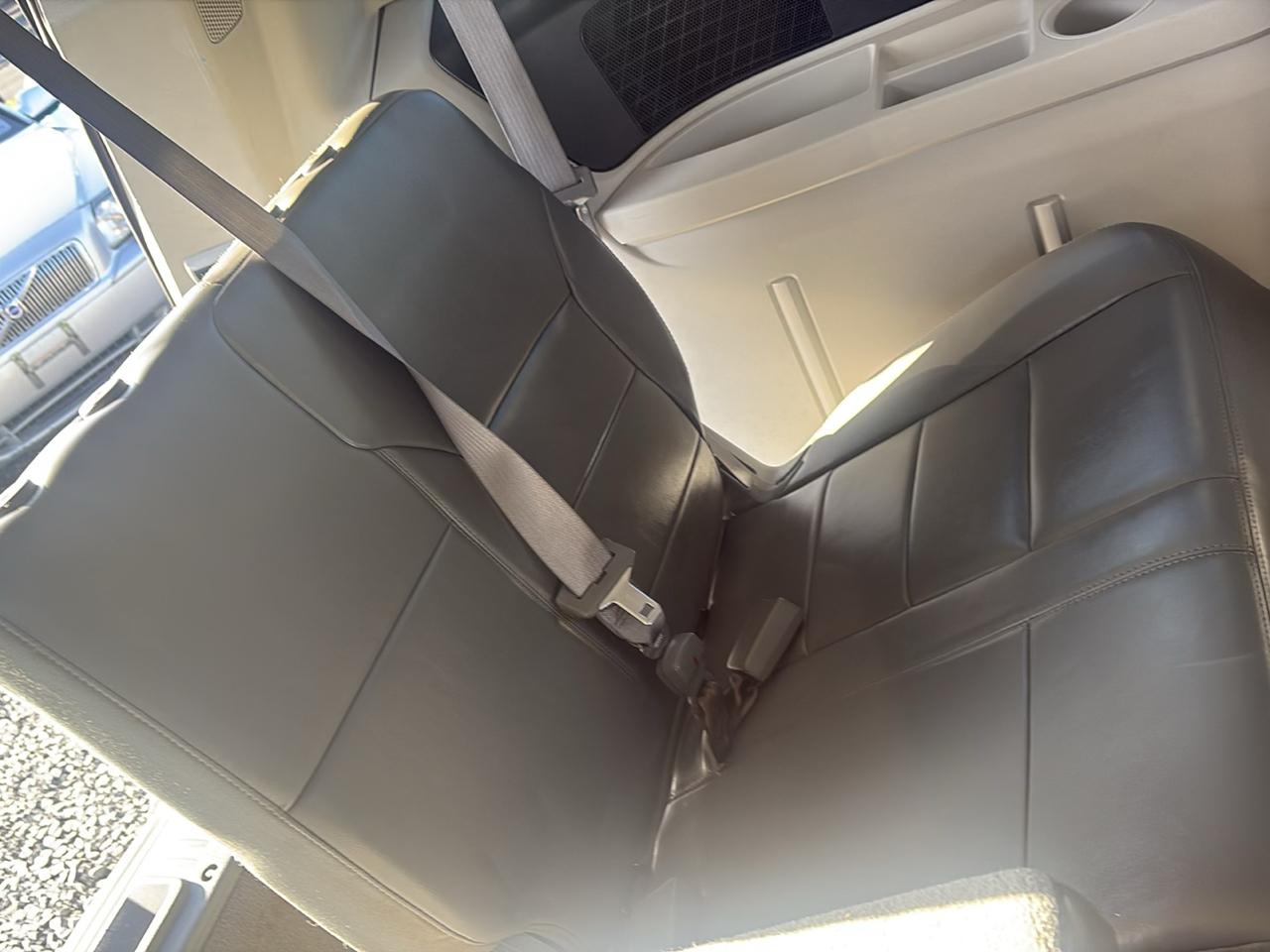 Volkswagen Routan SEL Premium 2009
