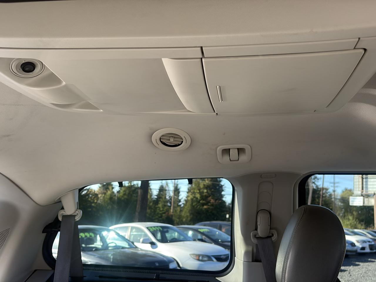 Volkswagen Routan SEL Premium 2009