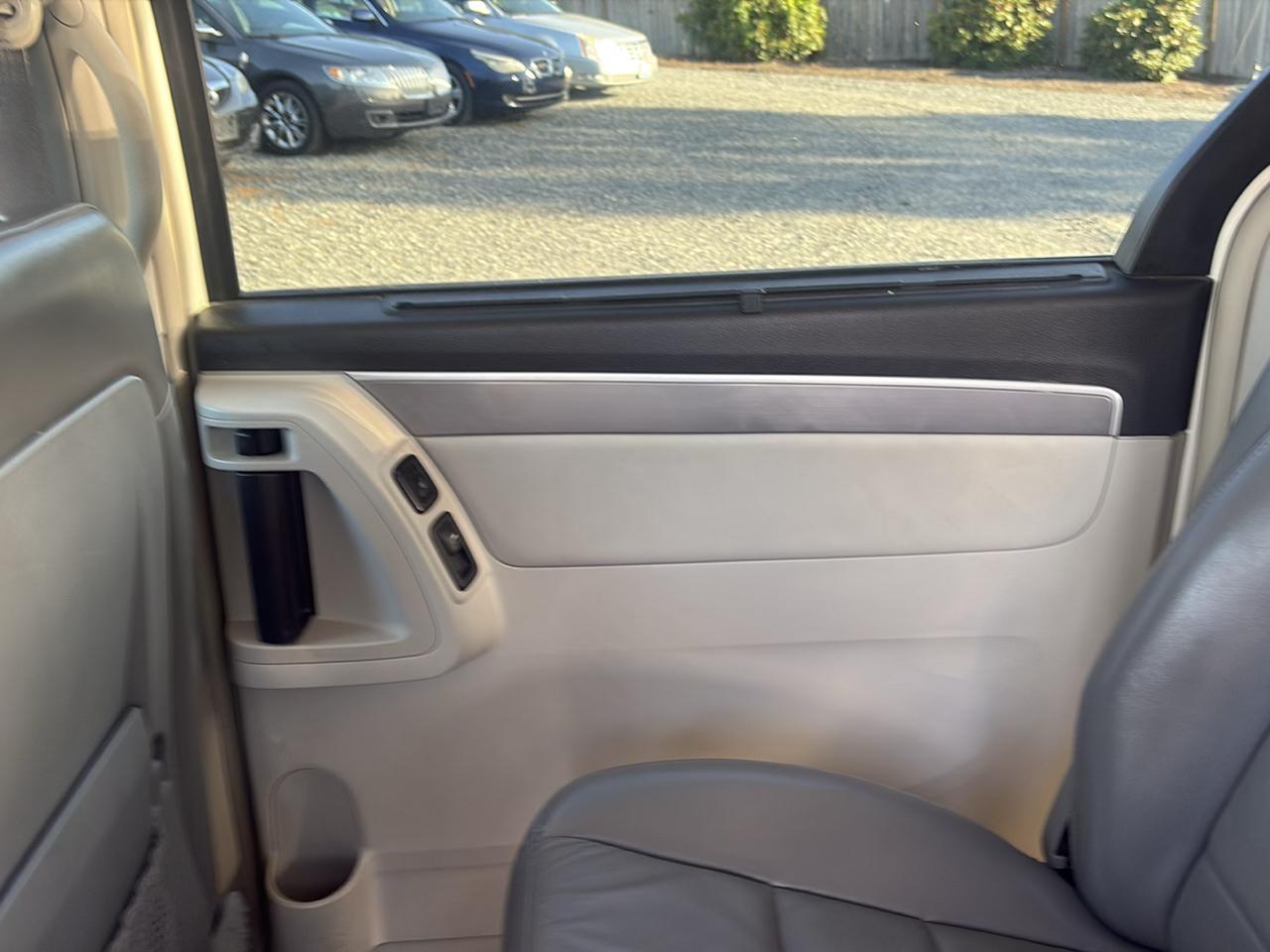Volkswagen Routan SEL Premium 2009