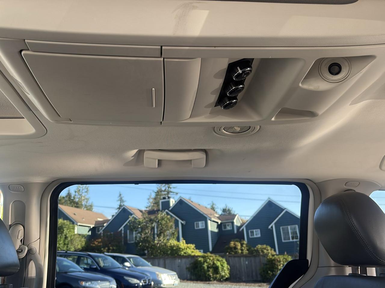 Volkswagen Routan SEL Premium 2009