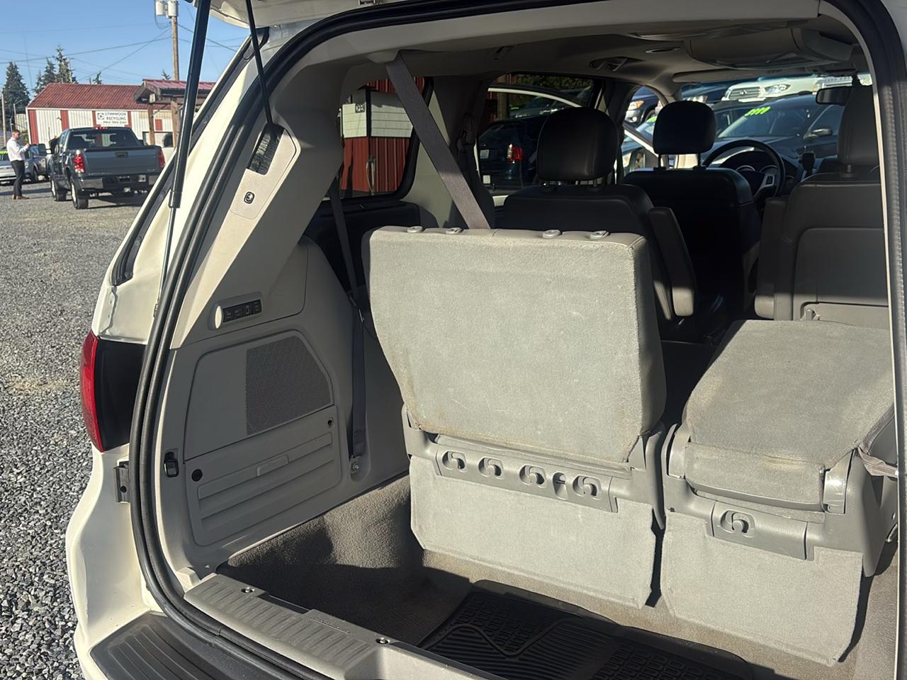Volkswagen Routan SEL Premium 2009