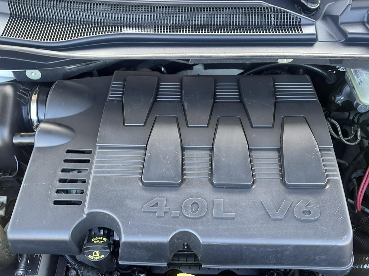 Volkswagen Routan SEL Premium 2009