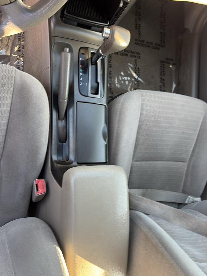 Toyota Camry LE 2005