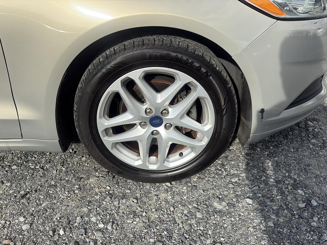 Ford Fusion SE 2016