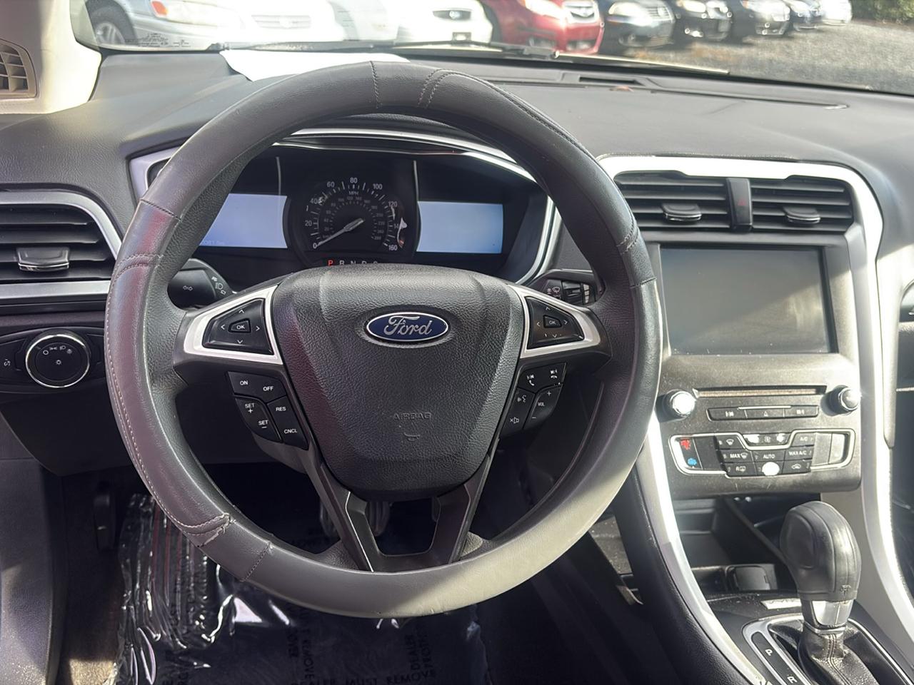 Ford Fusion SE 2016
