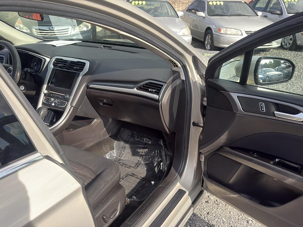 Ford Fusion SE 2016