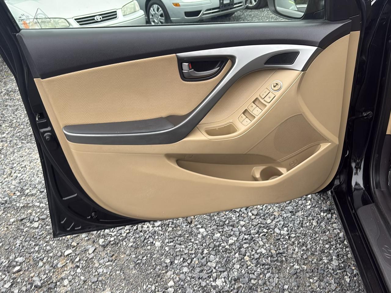 Hyundai Elantra Limited 2012