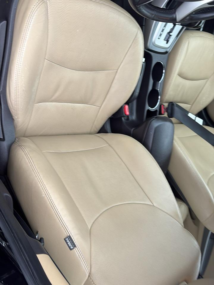 Hyundai Elantra Limited 2012