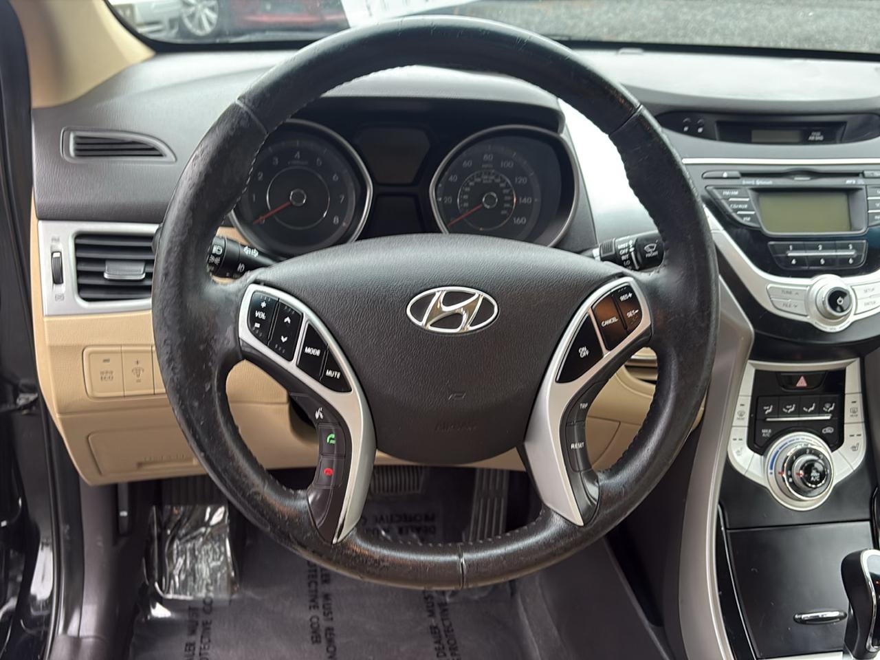Hyundai Elantra Limited 2012