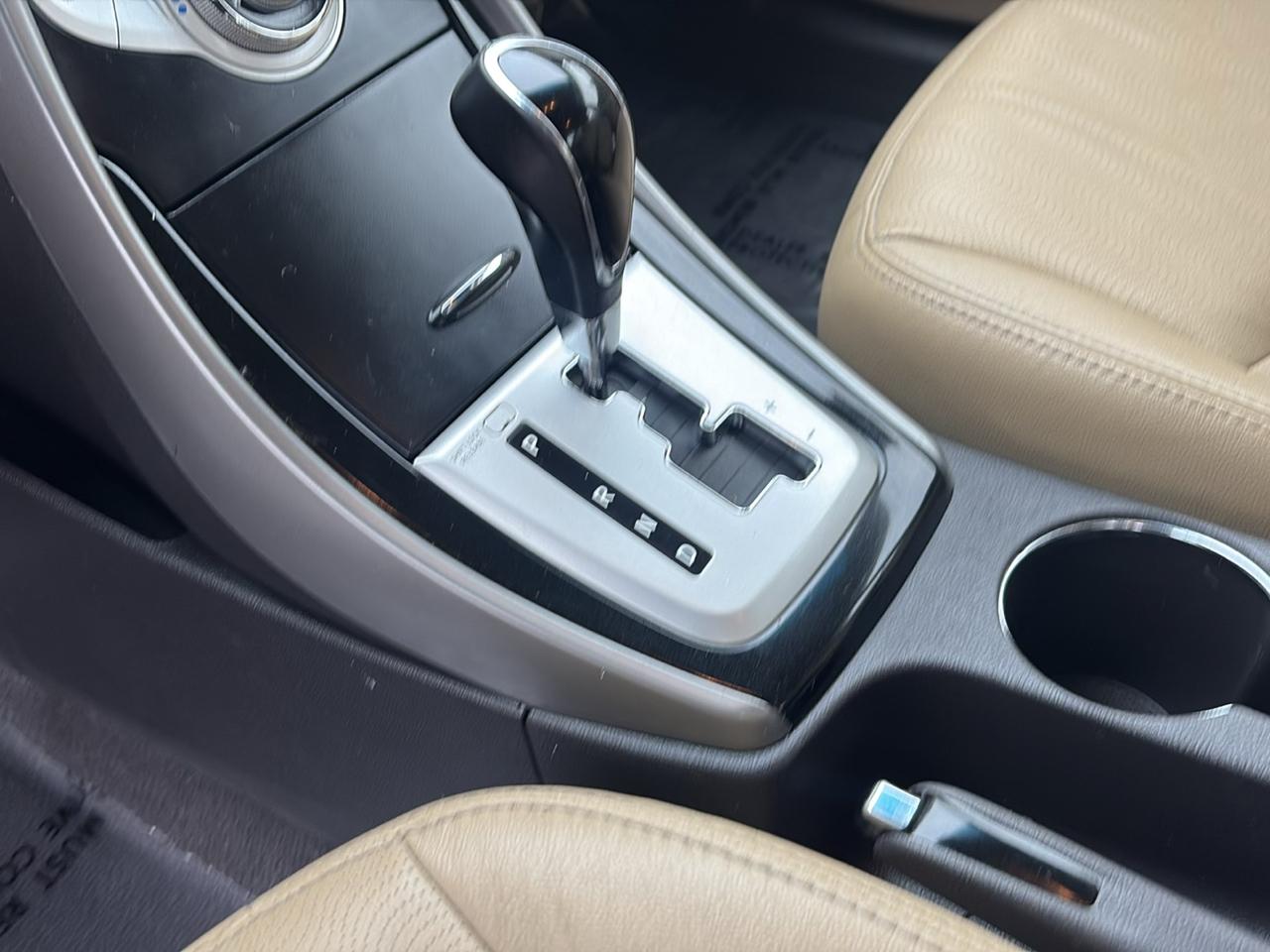 Hyundai Elantra Limited 2012