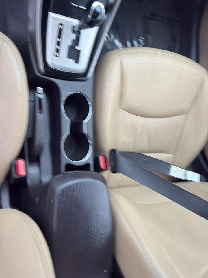 Hyundai Elantra Limited 2012