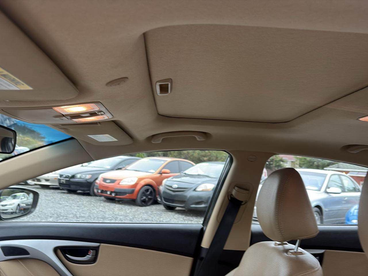 Hyundai Elantra Limited 2012