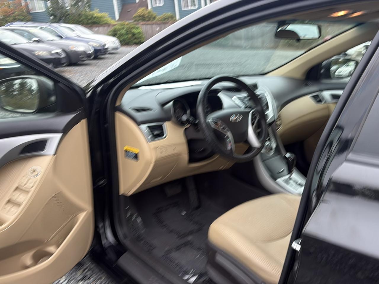 Hyundai Elantra Limited 2012
