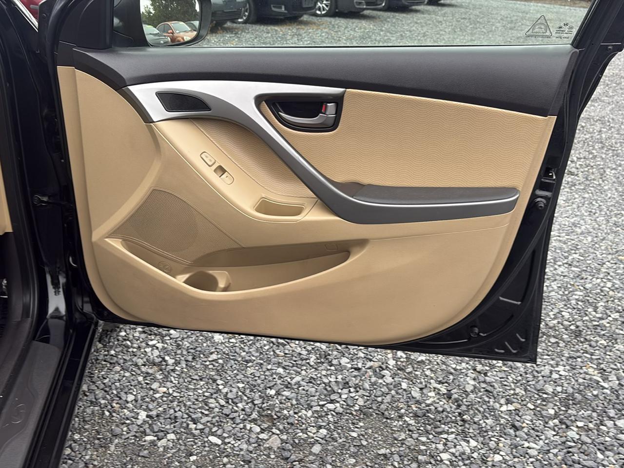 Hyundai Elantra Limited 2012