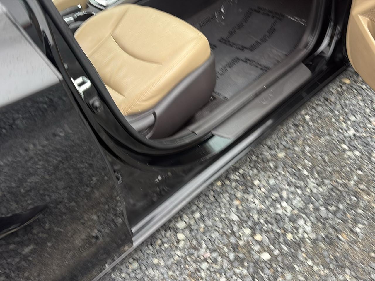 Hyundai Elantra Limited 2012