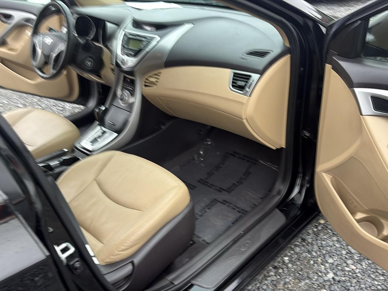 Hyundai Elantra Limited 2012
