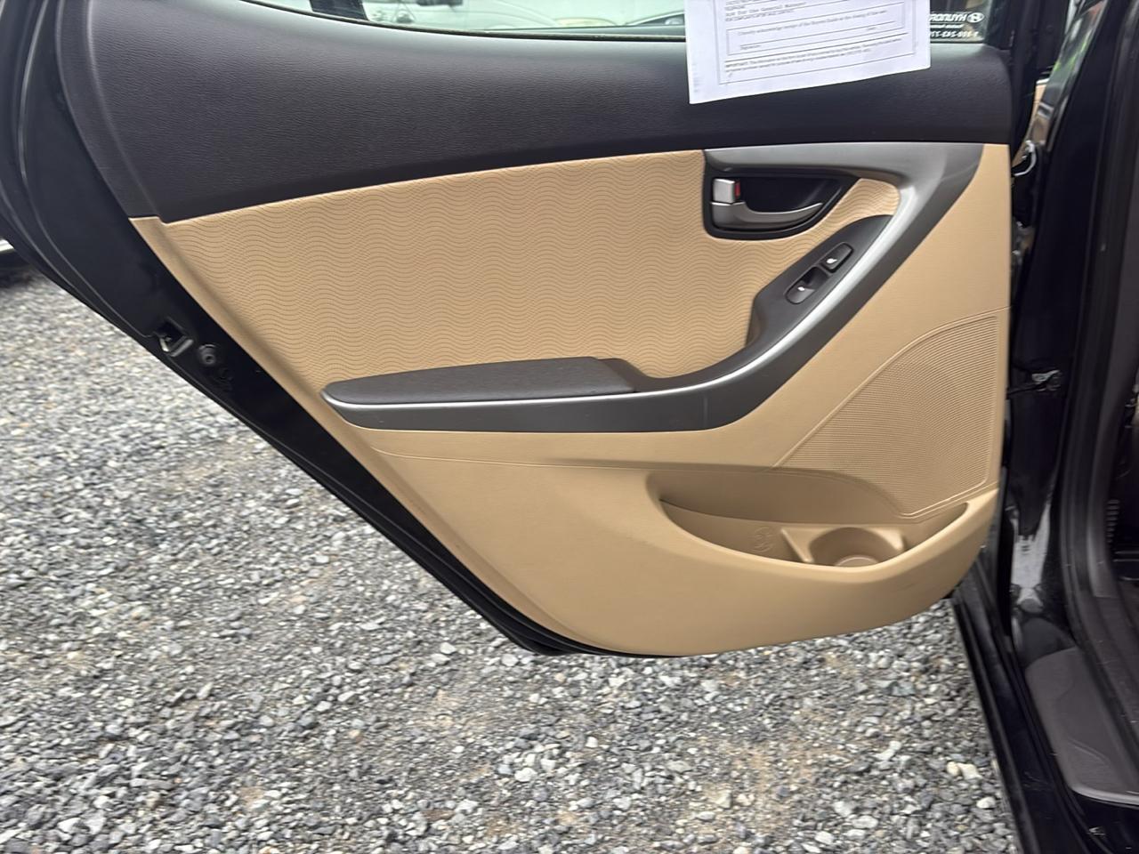 Hyundai Elantra Limited 2012