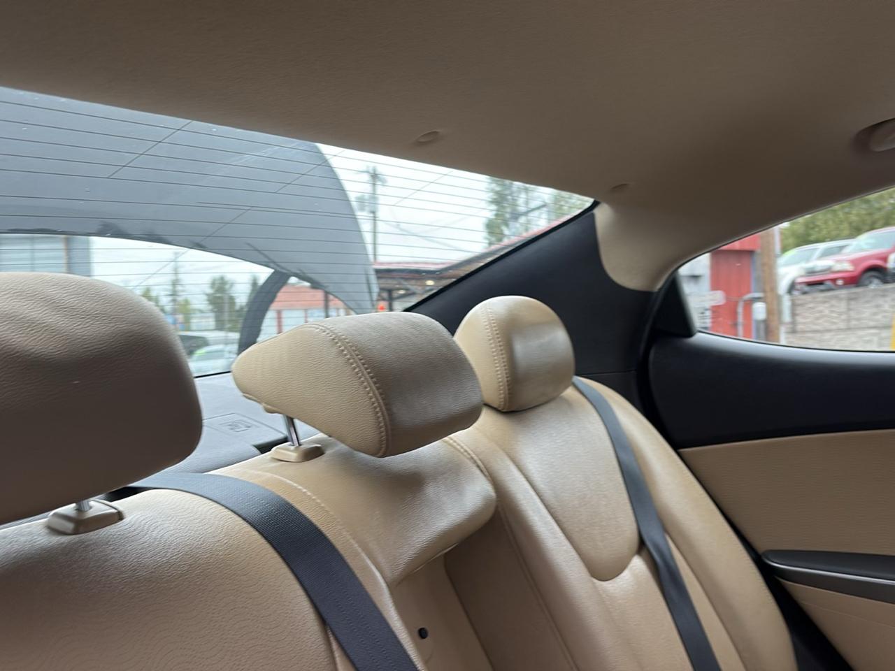 Hyundai Elantra Limited 2012
