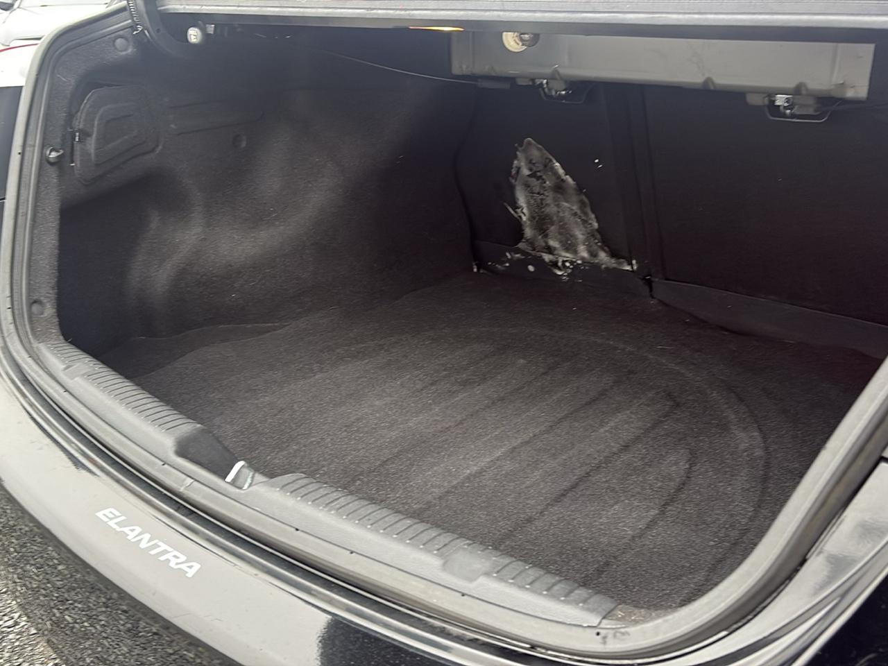 Hyundai Elantra Limited 2012