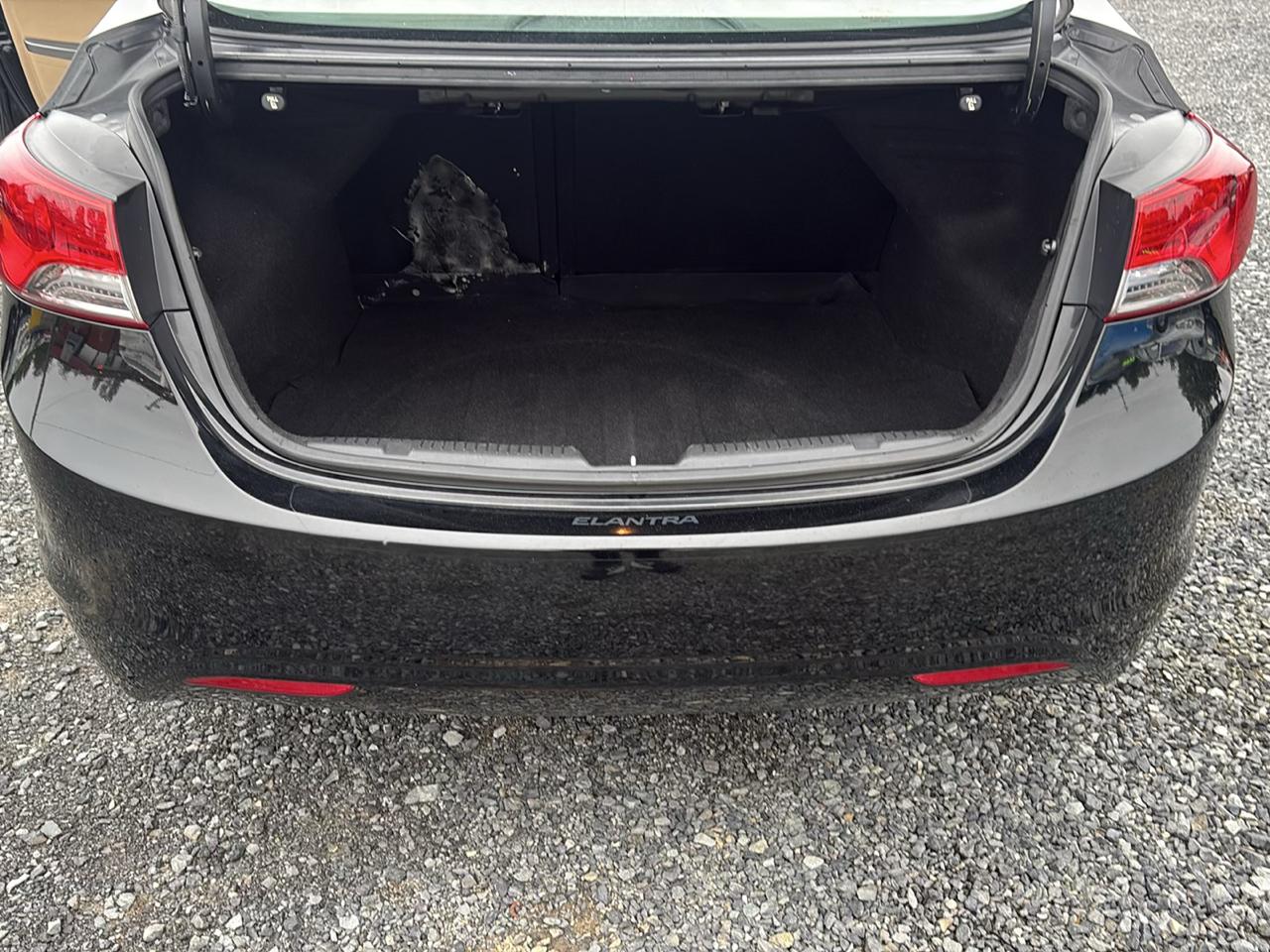 Hyundai Elantra Limited 2012
