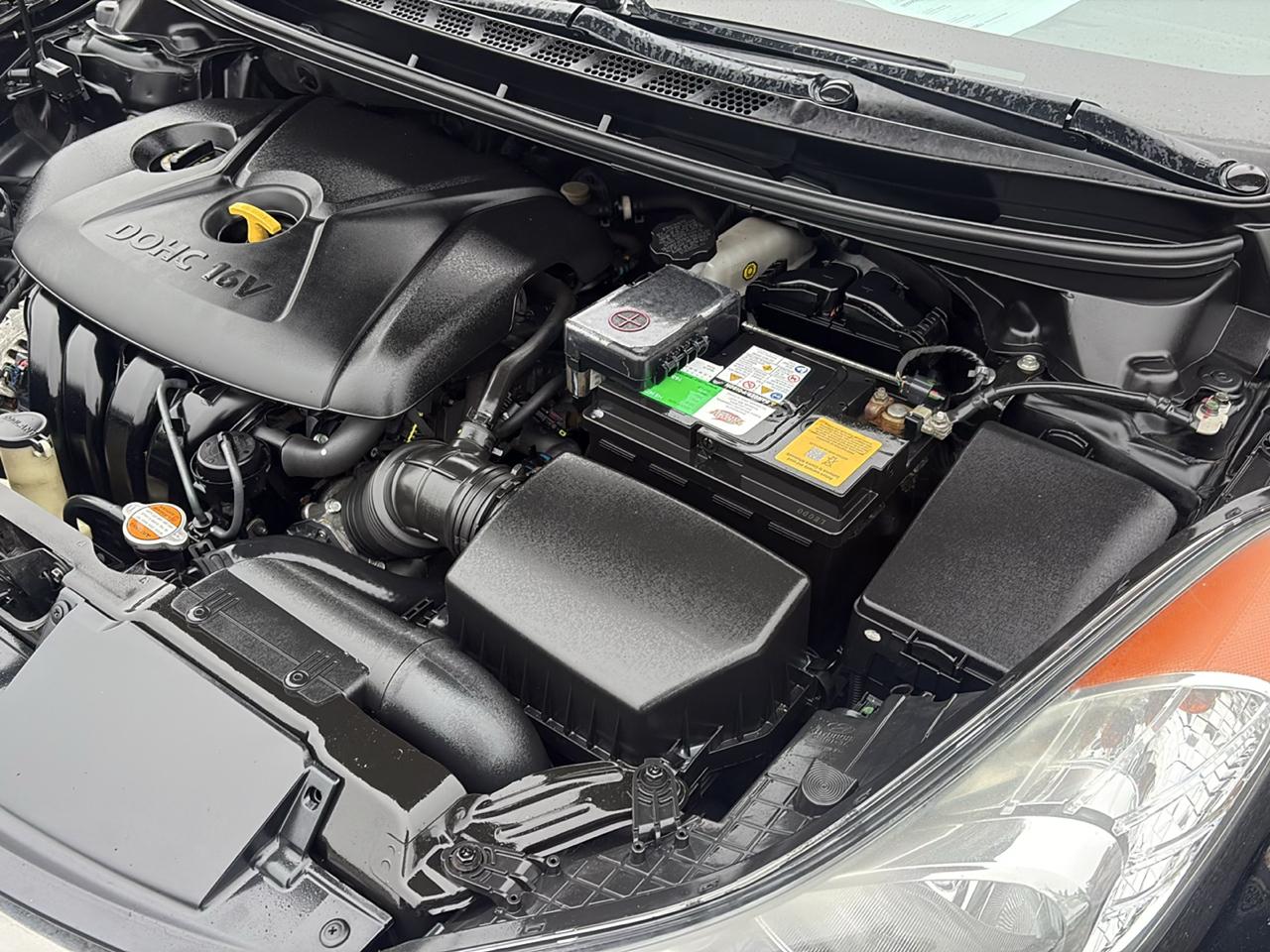 Hyundai Elantra Limited 2012