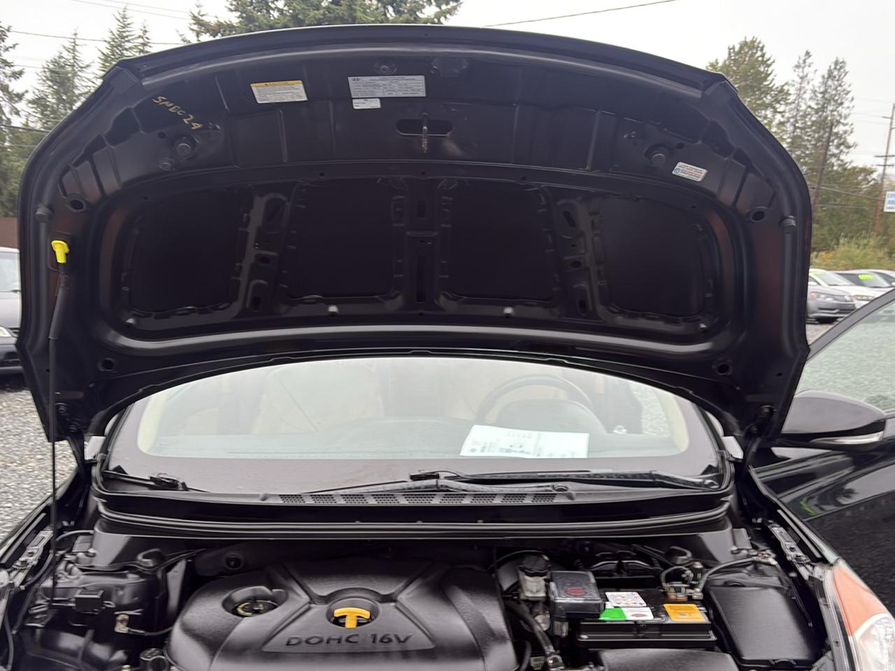 Hyundai Elantra Limited 2012
