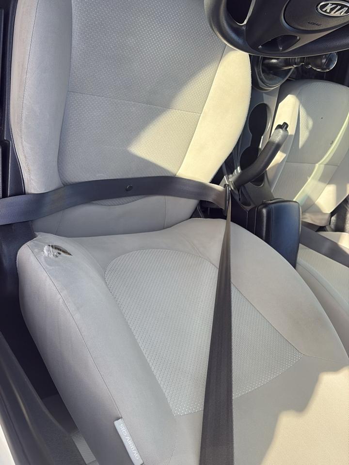 Kia Forte LX 2010