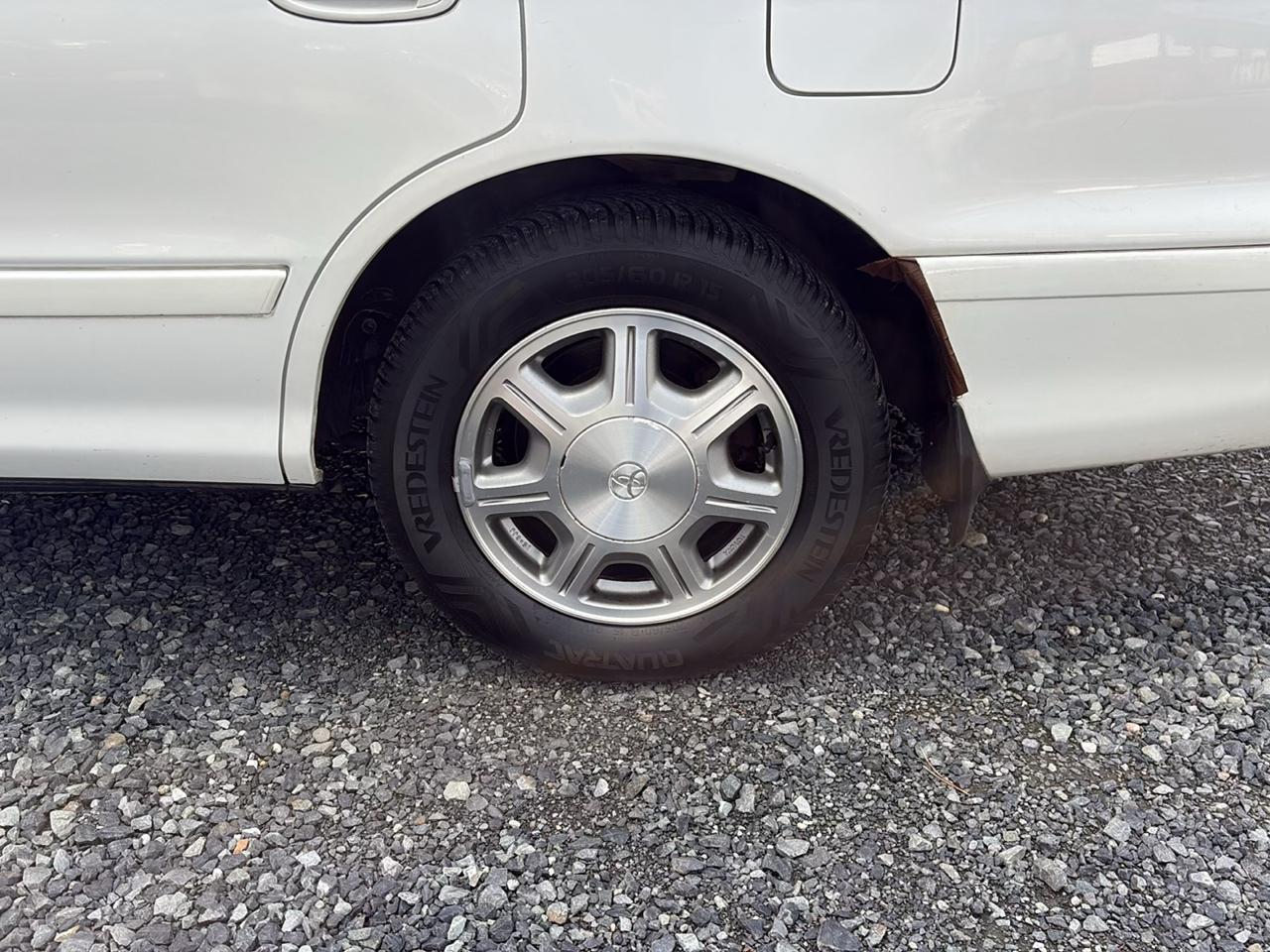 Toyota Avalon XL 1995