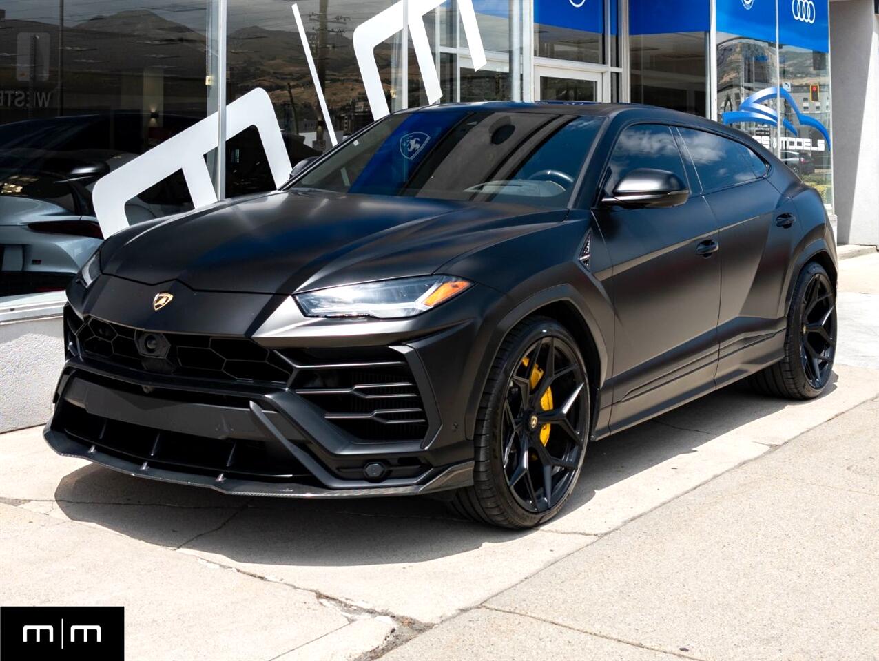 2022 Lamborghini Urus Base