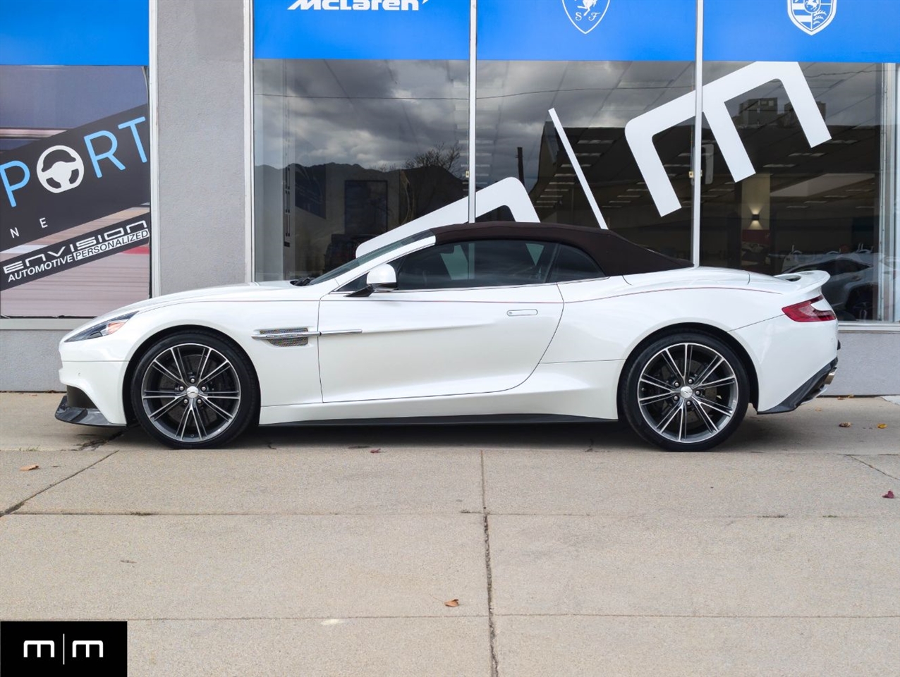 Aston Martin Vanquish  2017