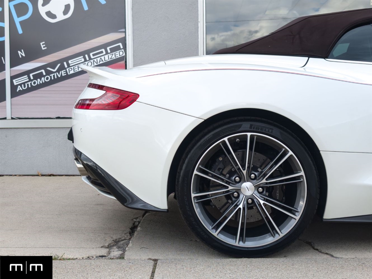 Aston Martin Vanquish  2017