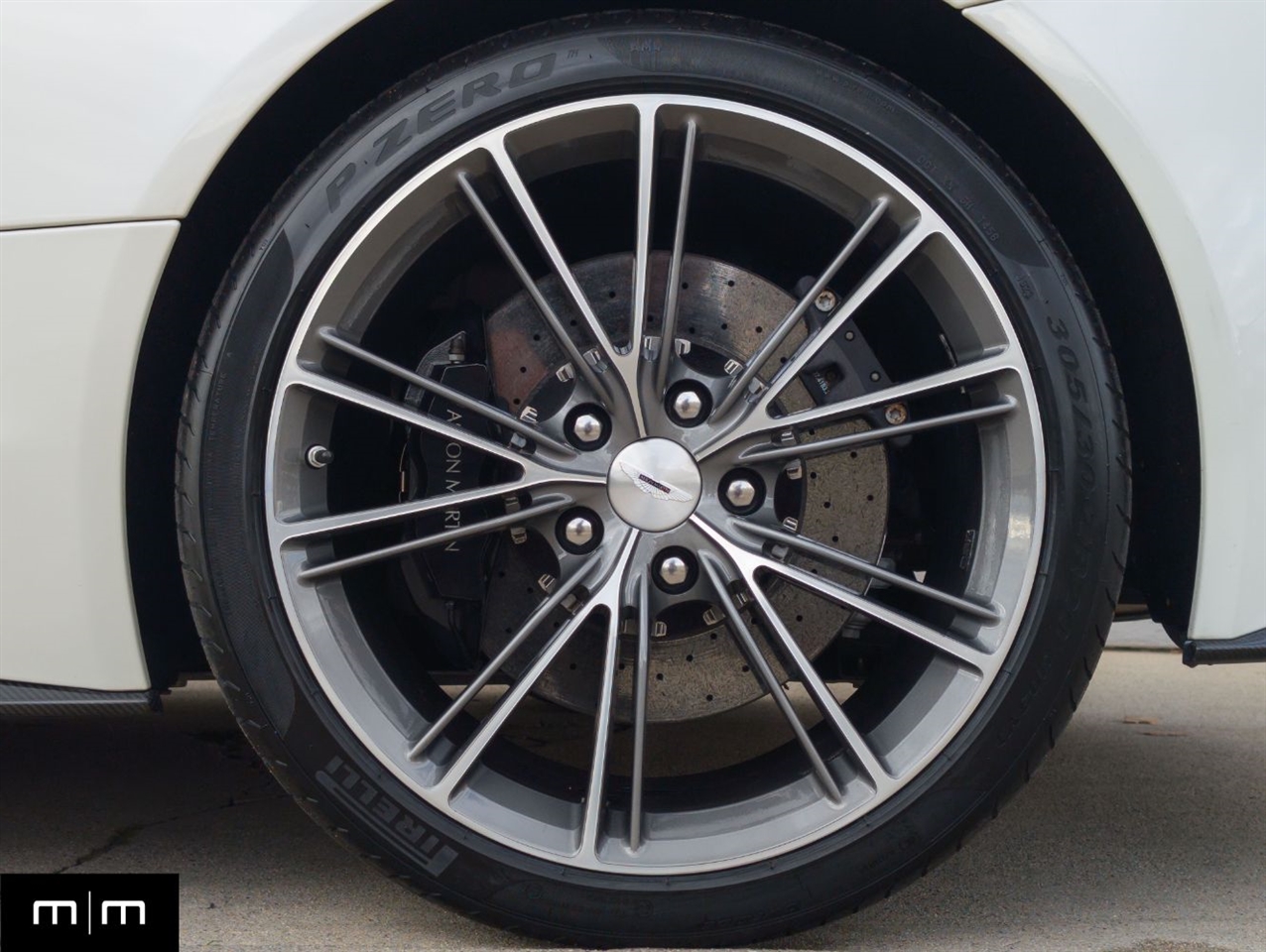 Aston Martin Vanquish  2017