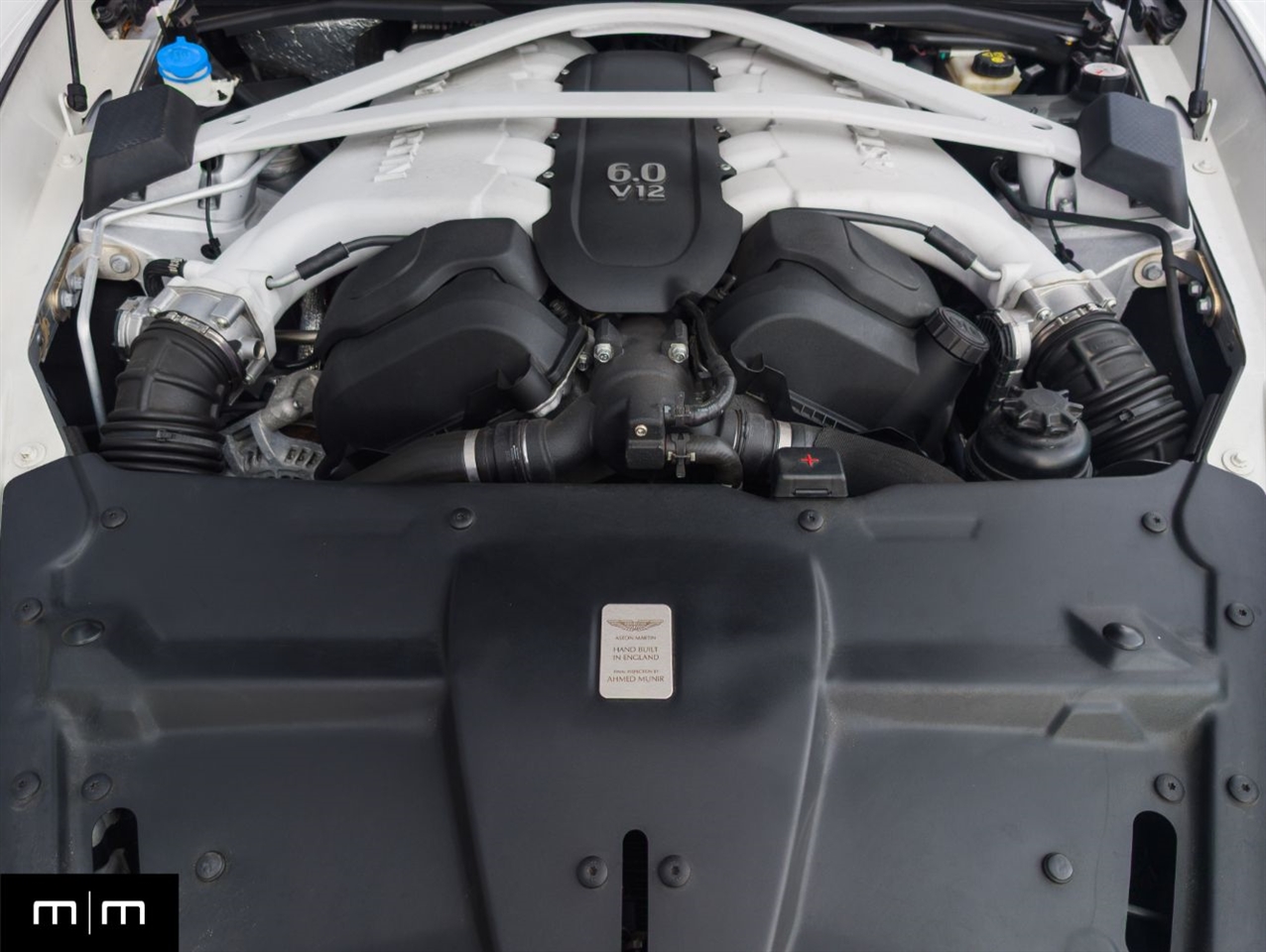 Aston Martin Vanquish  2017