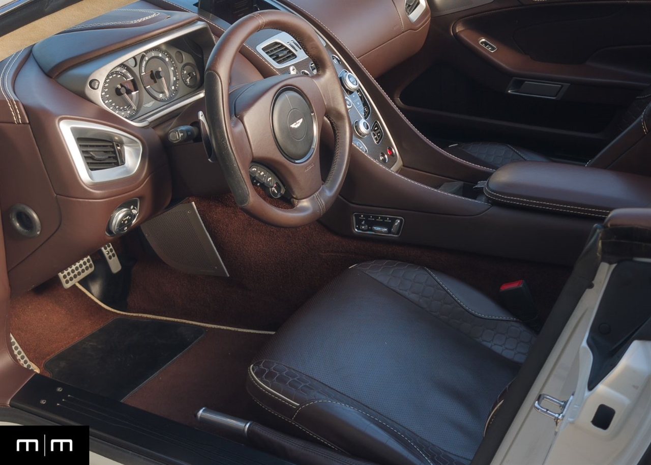 Aston Martin Vanquish  2017