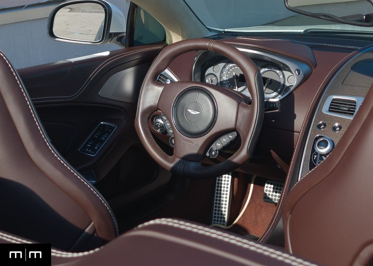 Aston Martin Vanquish  2017