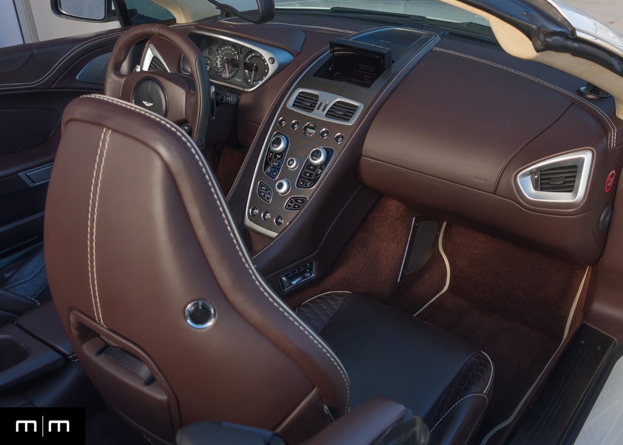 Aston Martin Vanquish  2017