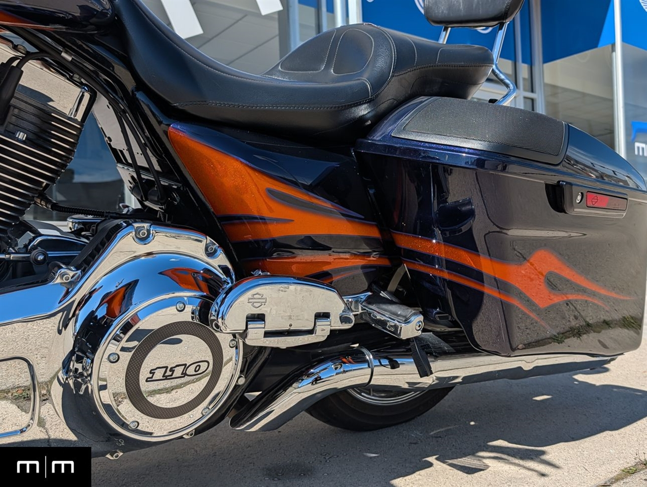 Harley-Davidson FLHXSE  2015