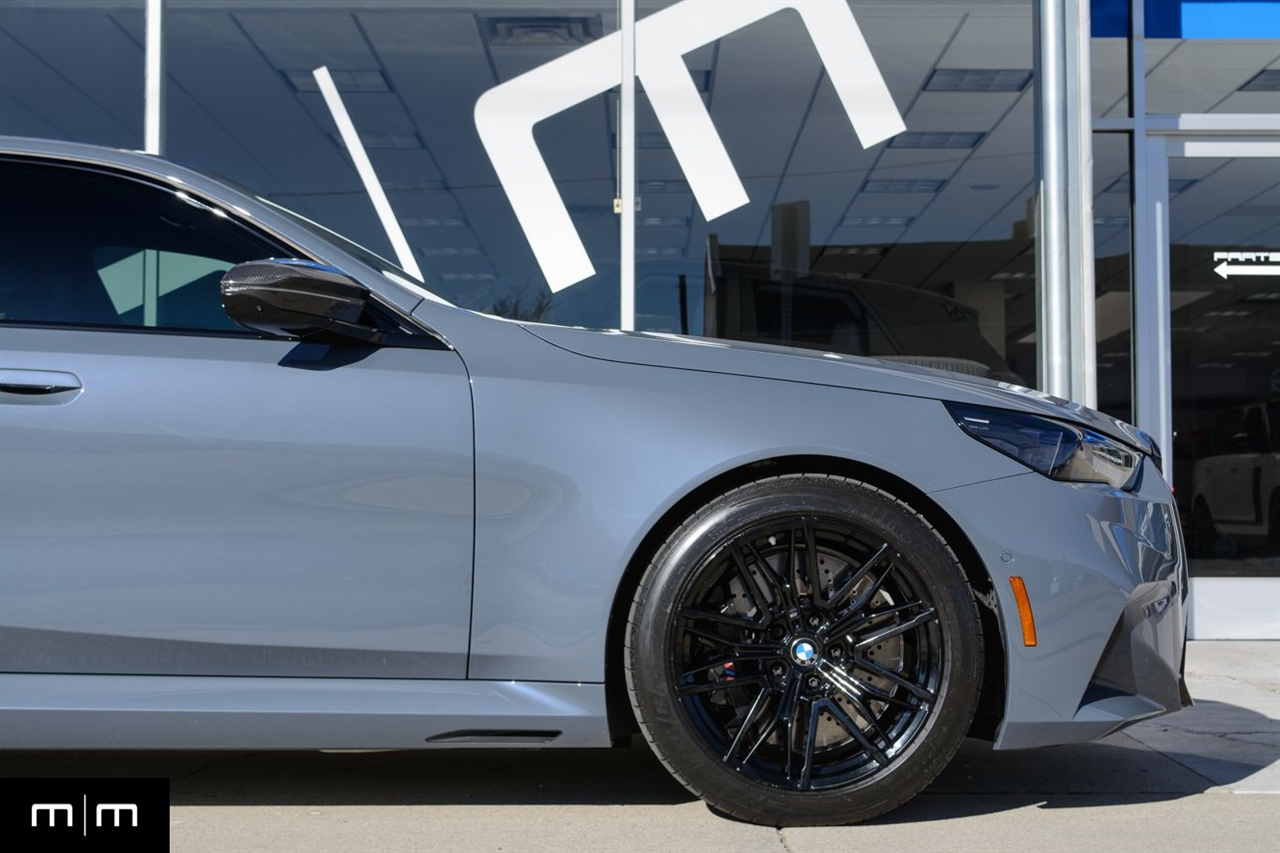 BMW M5  2025