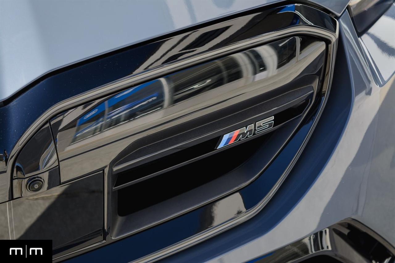 BMW M5  2025